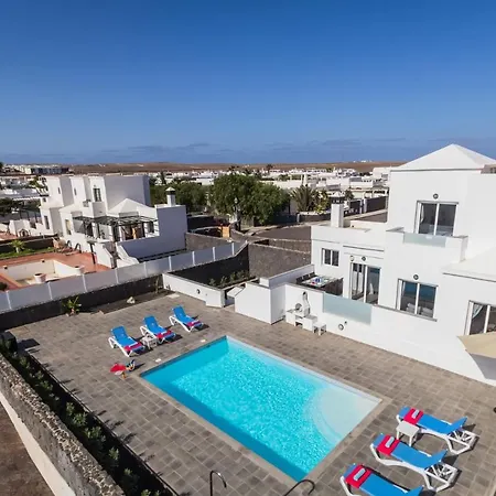 Pebbles By Villa Playa Blanca (Lanzarote)